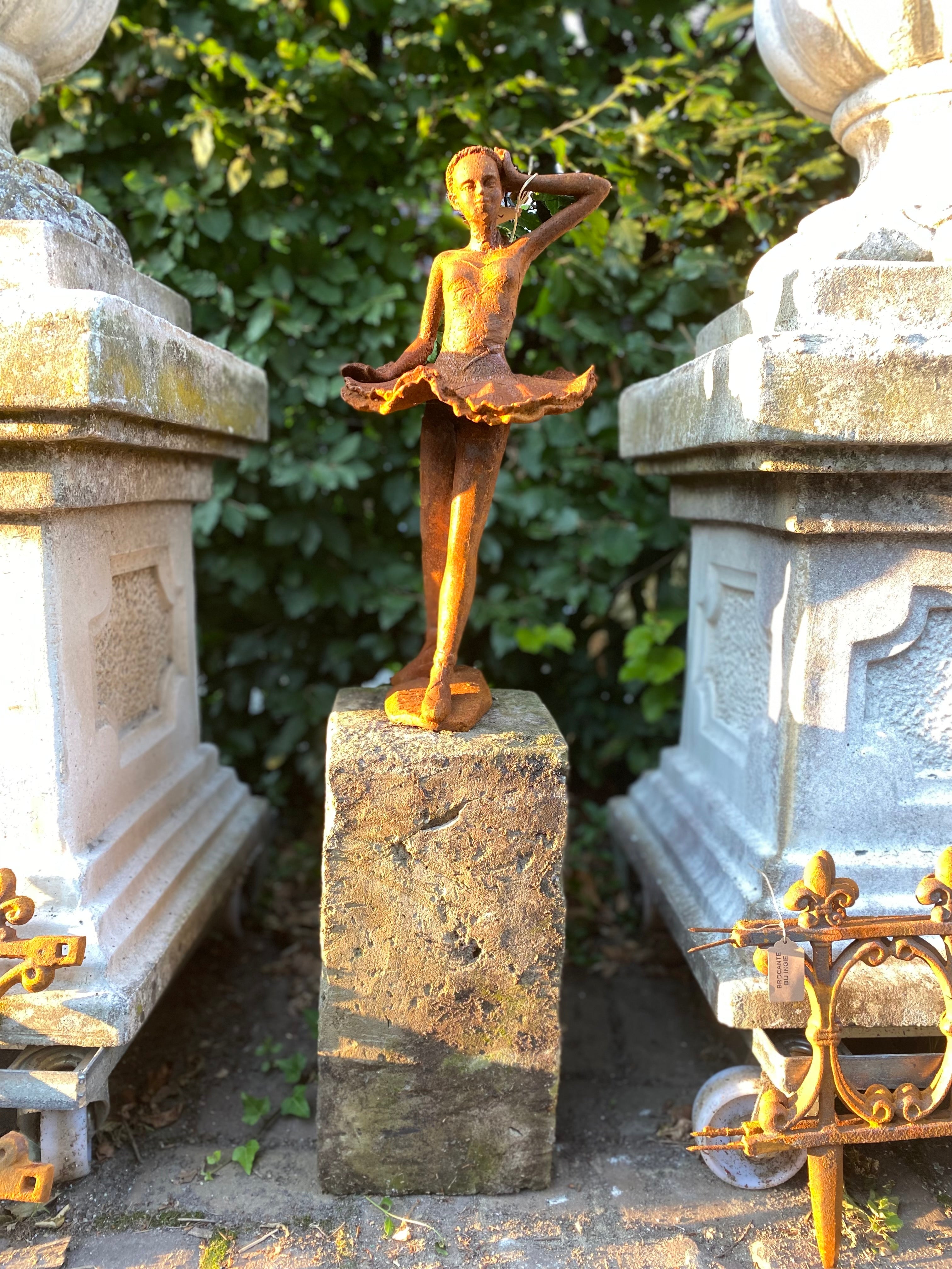 Ballerina in gietijzer - Brocante bij Ingie