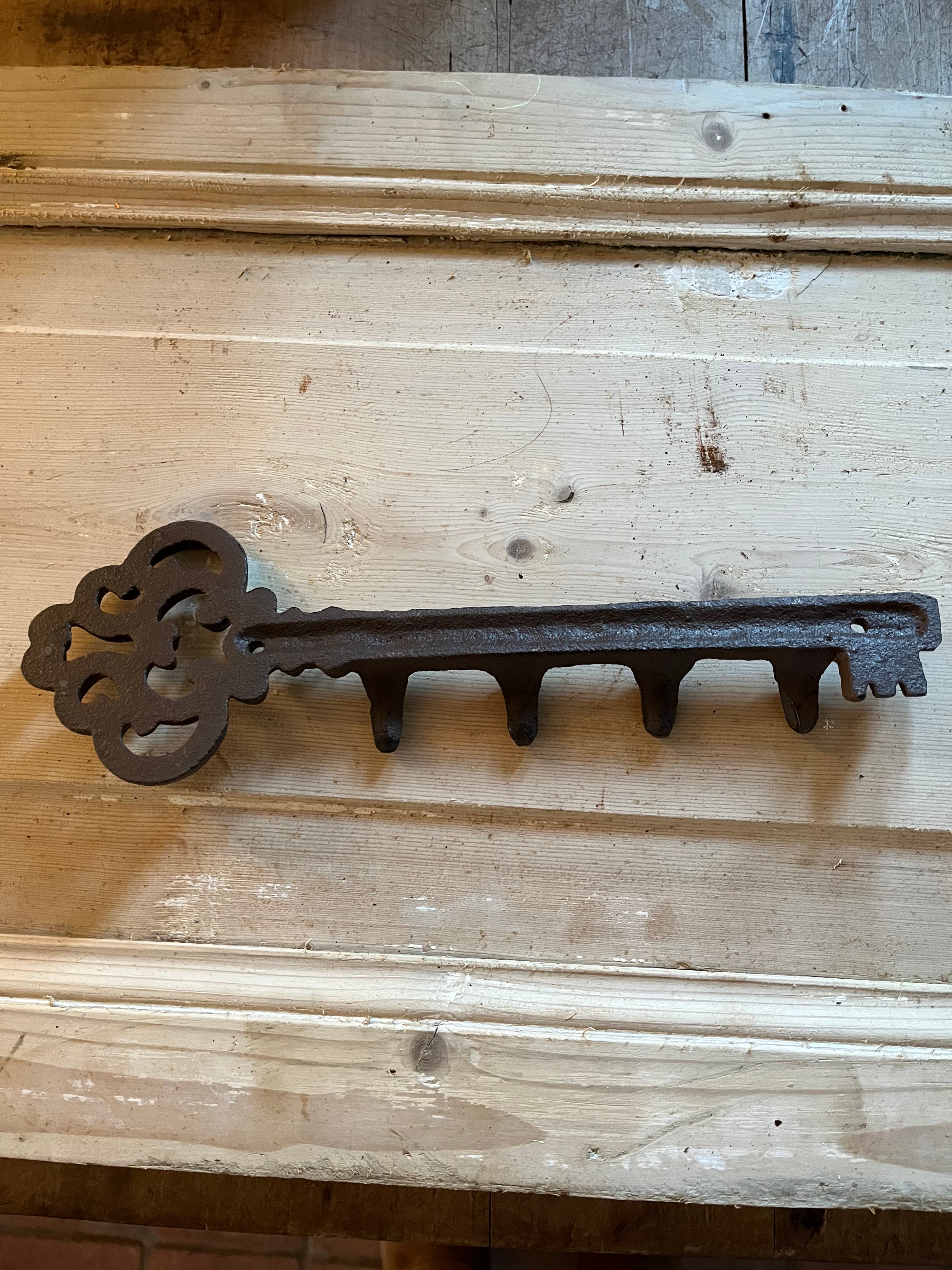 Kapstok/sleutelrekje gietijzer in de vorm van een sleutel - Brocante bij Ingie