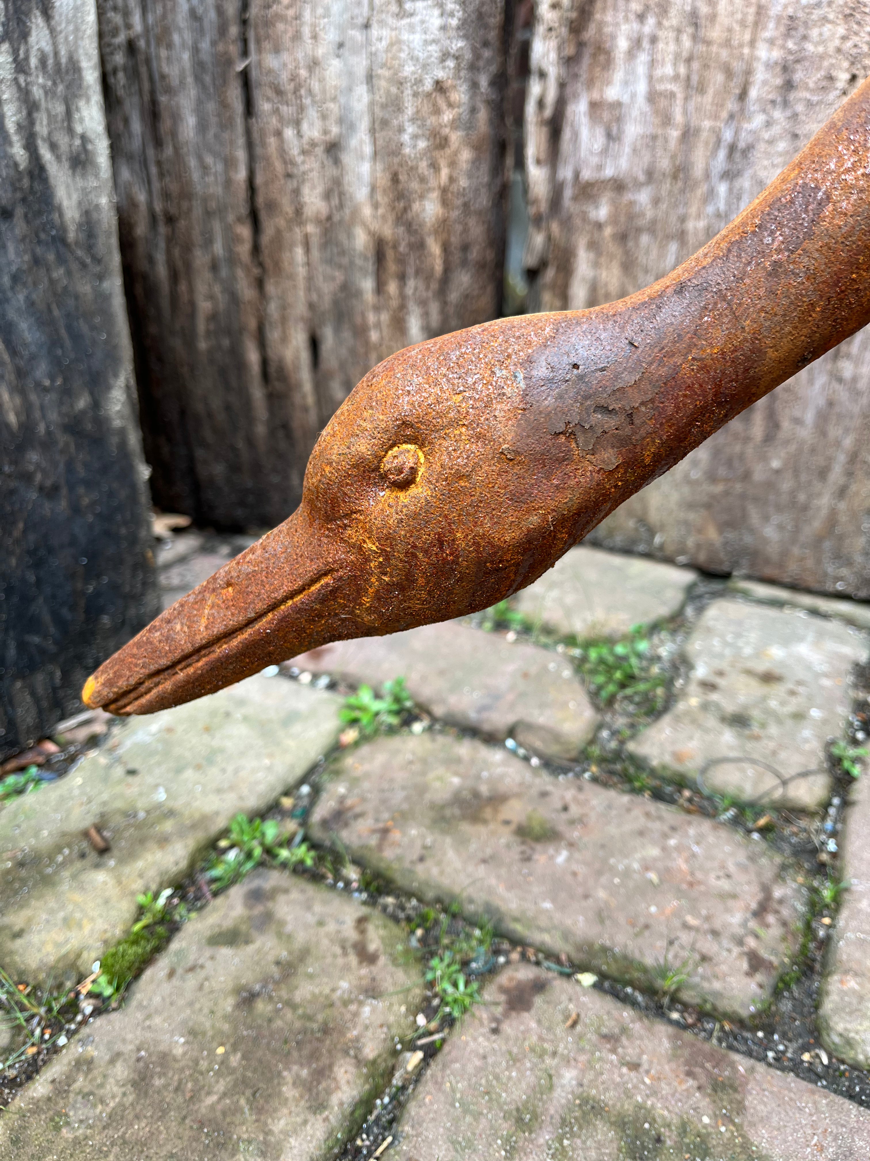 Reiger van gietijzer "kijkt naar beneden" - Brocante bij Ingie