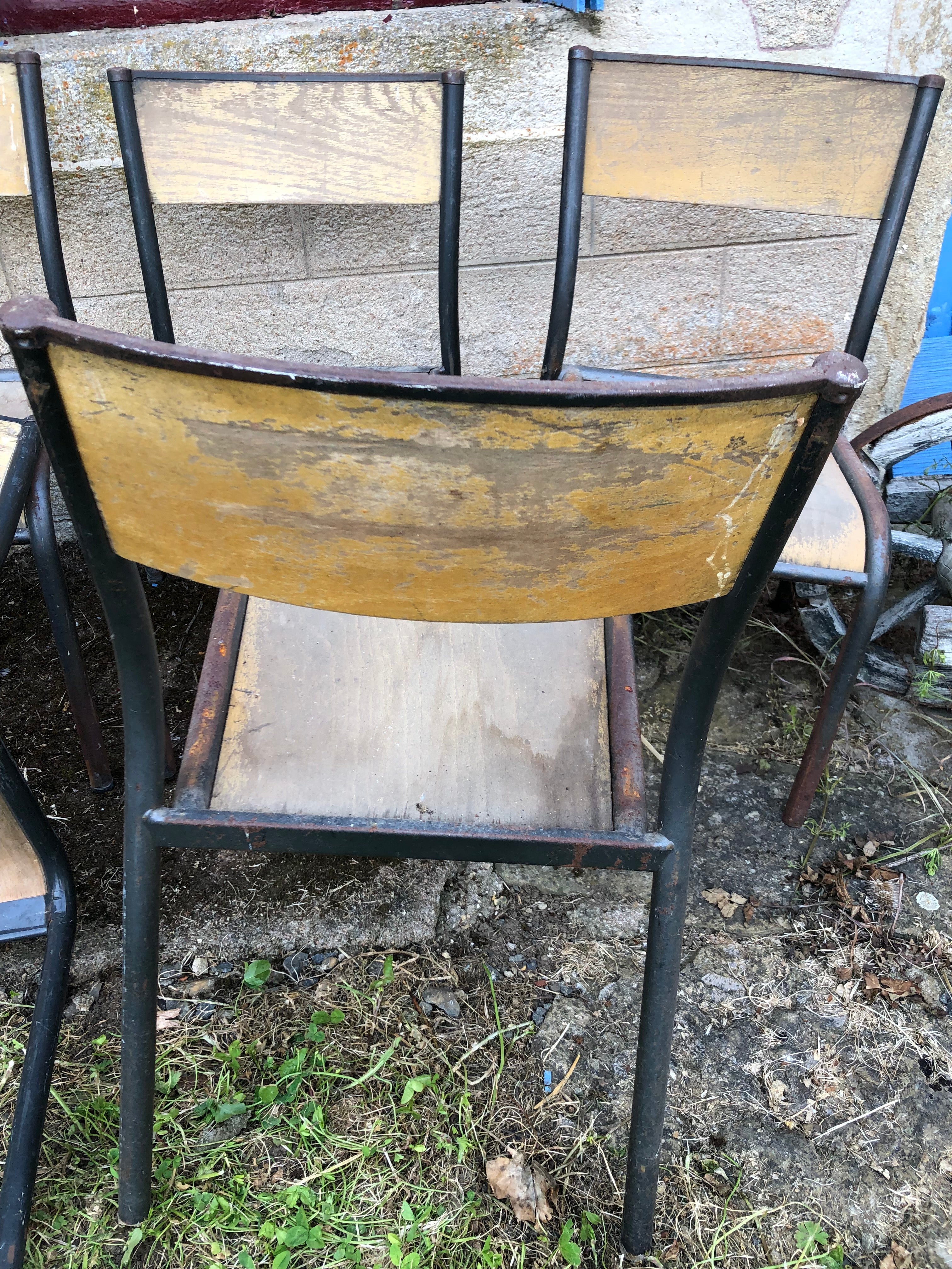 originele gave schoolstoelen uit Frankrijk - Brocante bij Ingie