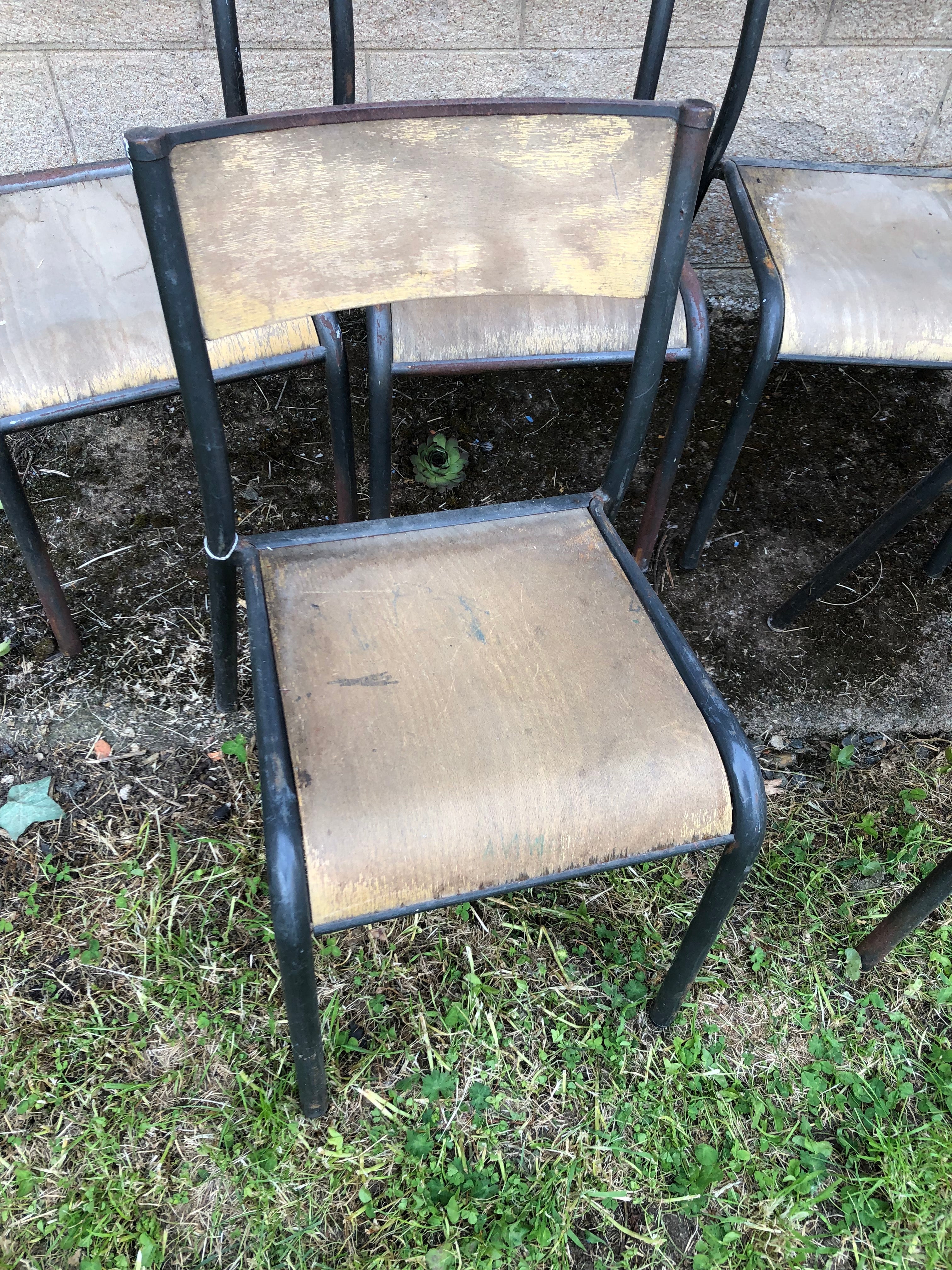 originele gave schoolstoelen uit Frankrijk - Brocante bij Ingie